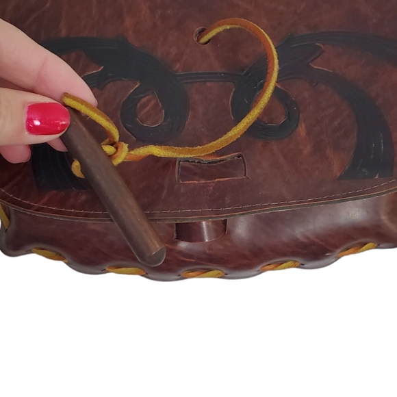 Unique Western Shoulder Bag. - Picture 7 of 10